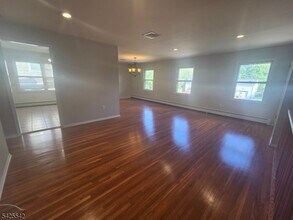 101 Bloomingdale Ave in Cranford, NJ - Building Photo - Building Photo