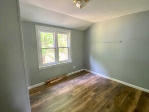 244 Woodlawn Cir in East Hartford, CT - Building Photo - Building Photo