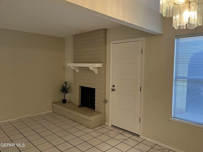 3120 Wayside St in El Paso, TX - Foto de edificio - Building Photo
