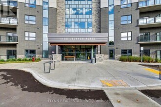 1100 Lackner Pl in Kitchener, ON - Building Photo - Building Photo