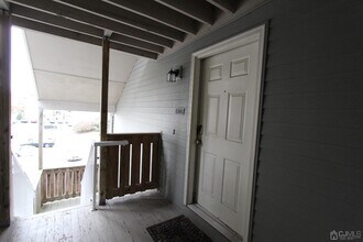 5015 Ravens Crest Dr in Plainsboro, NJ - Building Photo - Building Photo