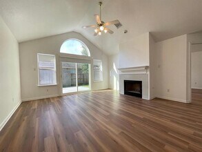 9001 Wildwater Way in Round Rock, TX - Building Photo - Building Photo