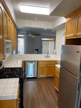 375 Hope St in Mountain View, CA - Foto de edificio - Building Photo