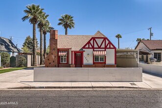 1909 W Holly St in Phoenix, AZ - Building Photo - Building Photo