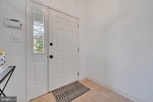 106 Brookside Dr in Downingtown, PA - Building Photo