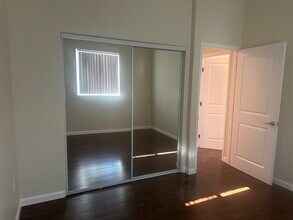 14233 Tiara St, Unit 3 in Van Nuys, CA - Building Photo - Building Photo