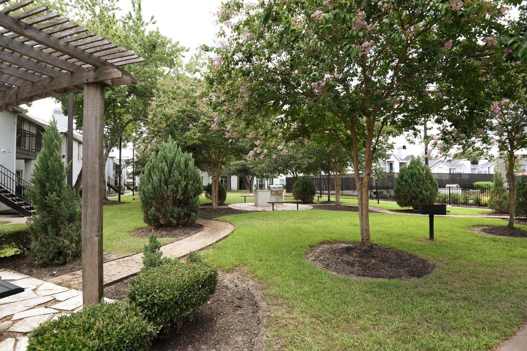 Green Tree Place in Houston, TX - Foto de edificio