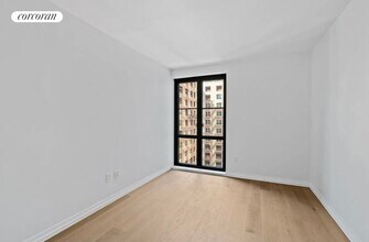 250 W 96th St in New York, NY - Building Photo - Building Photo