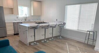 4763 Terrace Dr in San Diego, CA - Building Photo