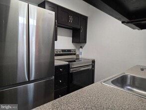 1351 Christian St in Philadelphia, PA - Building Photo - Building Photo