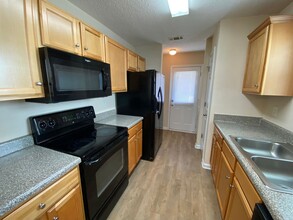 136 Fern Ridge Ct in Athens, GA - Foto de edificio - Building Photo