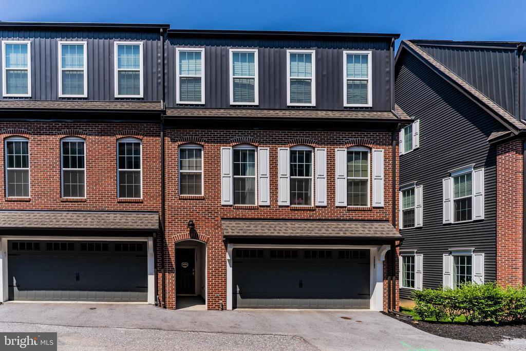 1357 Station House Ln in Mechanicsburg, PA - Building Photo