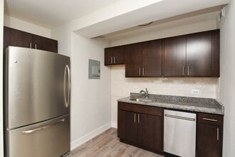 450 W Wellington Ave in Chicago, IL - Building Photo - Building Photo