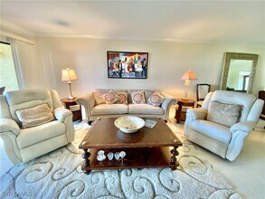 145 Cypress Way E in Naples, FL - Building Photo - Building Photo