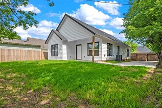 924 E Hattie St in Fort Worth, TX - Building Photo - Building Photo