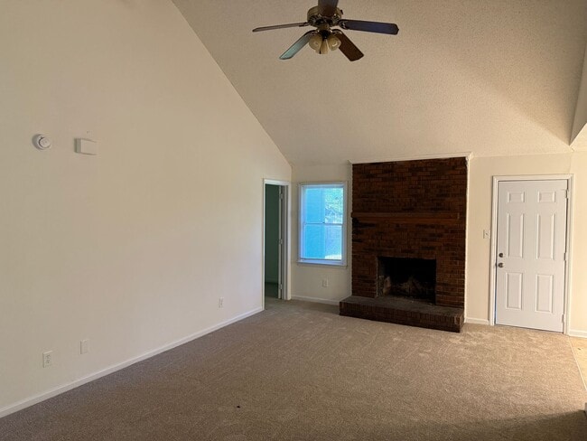 12800 Levins Hall Rd in Huntersville, NC - Building Photo - Building Photo