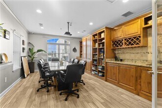 1074 Peachtree Walk NE in Atlanta, GA - Building Photo - Building Photo