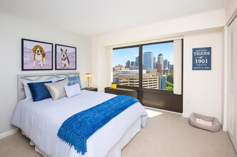 Riverfront Towers in Detroit, MI - Building Photo - Building Photo