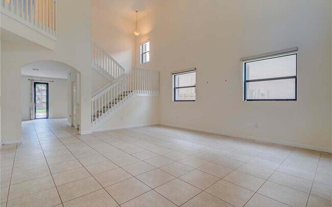 15166 SW 119th St in Miami, FL - Building Photo - Building Photo