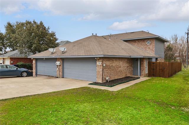 2808 Sunset Strip Dr in Glenn Heights, TX - Foto de edificio