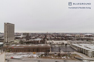 1035 W Van Buren St in Chicago, IL - Foto de edificio - Building Photo