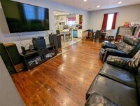 4604 Gunter St photo'