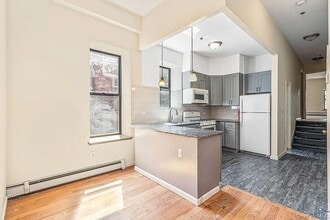100-15 34th Ave in Queens, NY - Building Photo - Building Photo