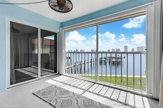 370 Wilma Cir in West Palm Beach, FL - Building Photo - Building Photo