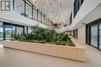 3071 Trafalgar Rd in Oakville, ON - Building Photo - Building Photo