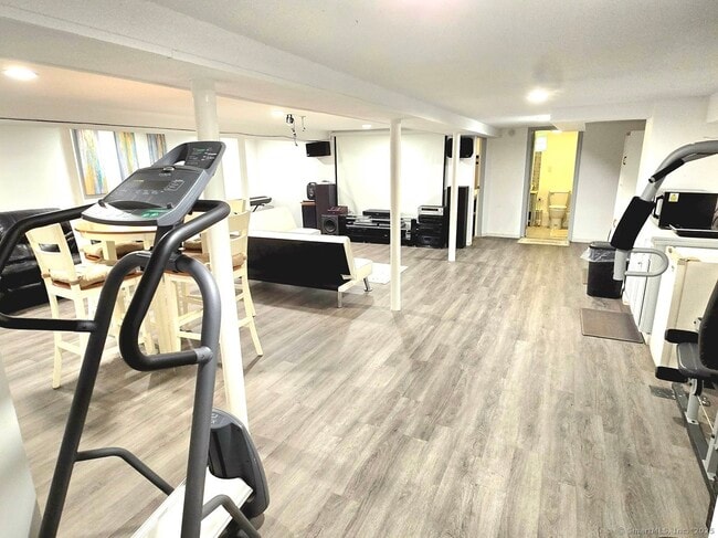 196 Ridgewood Rd in East Hartford, CT - Building Photo - Building Photo