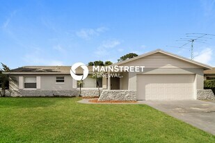 215 Lochmond Dr in Fern Park, FL - Building Photo