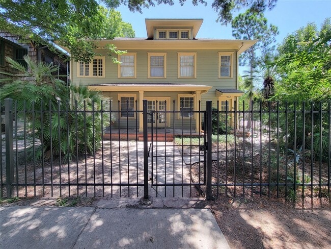 815 Sul Ross St