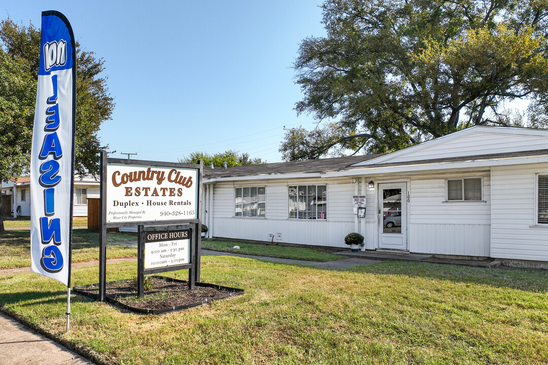 Country Club Estates in Mineral Wells, TX - Building Photo