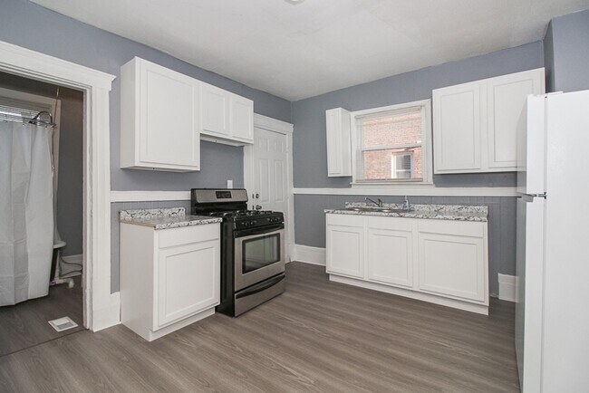 1470 W 110th St in Cleveland, OH - Building Photo - Building Photo