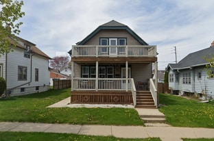 1335 S 56th St, Unit Lower in West Allis, WI - Building Photo