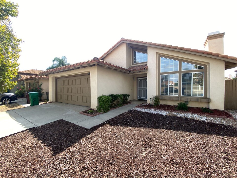 25167 Parkcrest Dr in Murrieta, CA - Building Photo