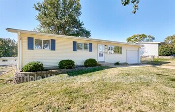 2770 Dove Dr in Florissant, MO - Building Photo - Building Photo