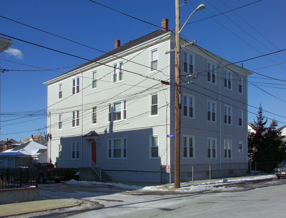 83 Quarry St in Fall River, MA - Foto de edificio