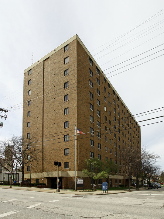 Fedor Manor Apartments in Lakewood, OH - Building Photo