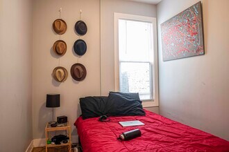 3112 N California Ave, Unit 1 in Chicago, IL - Building Photo - Building Photo