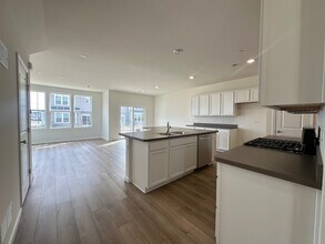 2320 Horseshoe Cir in Naperville, IL - Building Photo - Building Photo