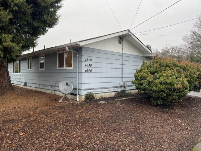 1640 Lawnridge St SW in Albany, OR - Building Photo - Building Photo