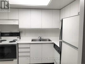 2466 Eglinton Ave E in Toronto, ON - Building Photo