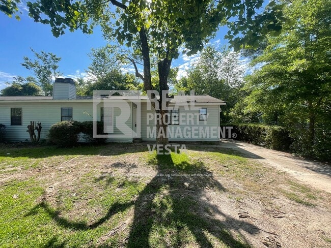 property at 617 Maplewood Dr