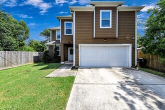4617 White Rock St in Houston, TX - Building Photo - Building Photo