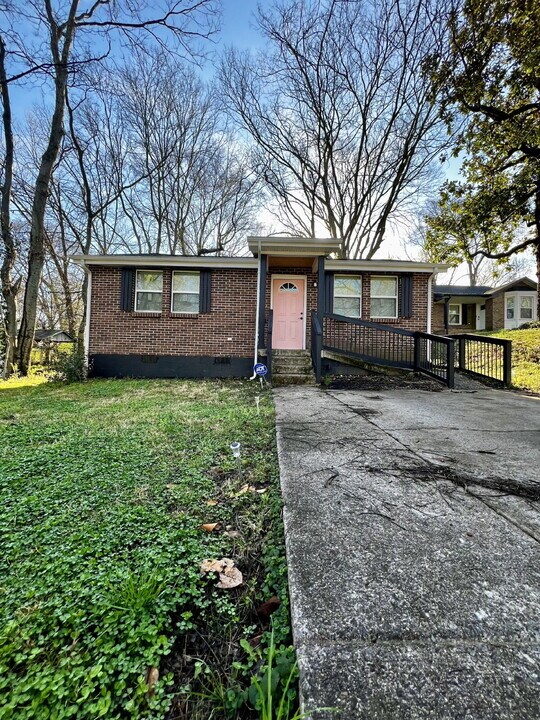 415 Poston St in Clarksville, TN - Building Photo