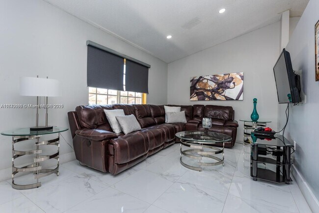 14347 SW 176th Terr in Miami, FL - Building Photo - Building Photo
