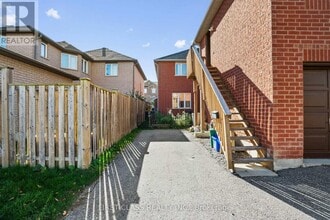 496 White's Hill Ave in Markham, ON - Building Photo - Building Photo