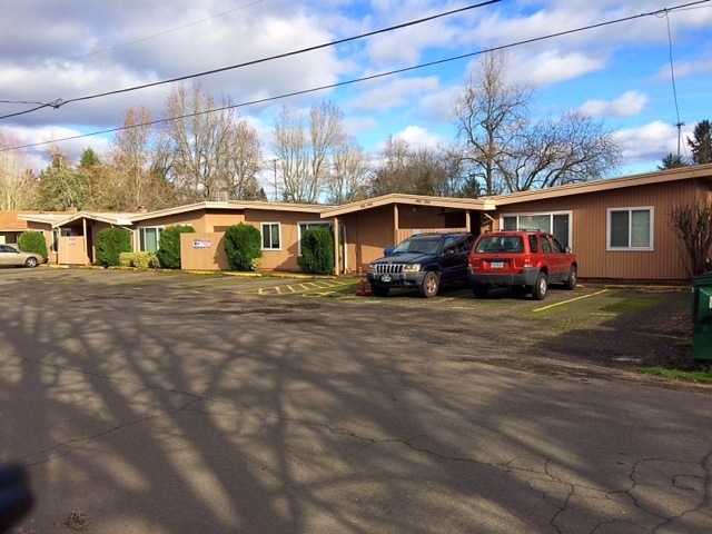 Sheila Apartments in Keizer, OR - Building Photo