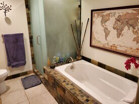 11946 Dorothy St, Unit 10 in Los Angeles, CA - Building Photo